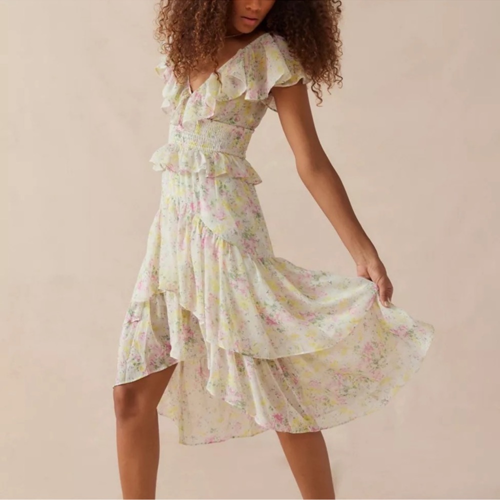En Saison
En Saison Bien Ruffle Floral Midi Dress, NWT, Medium
$98 $169